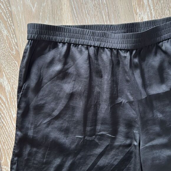 Wilfred Artizia Flowy Satin Pull-On Shorts 9" Black SzM - Picture 3 of 12